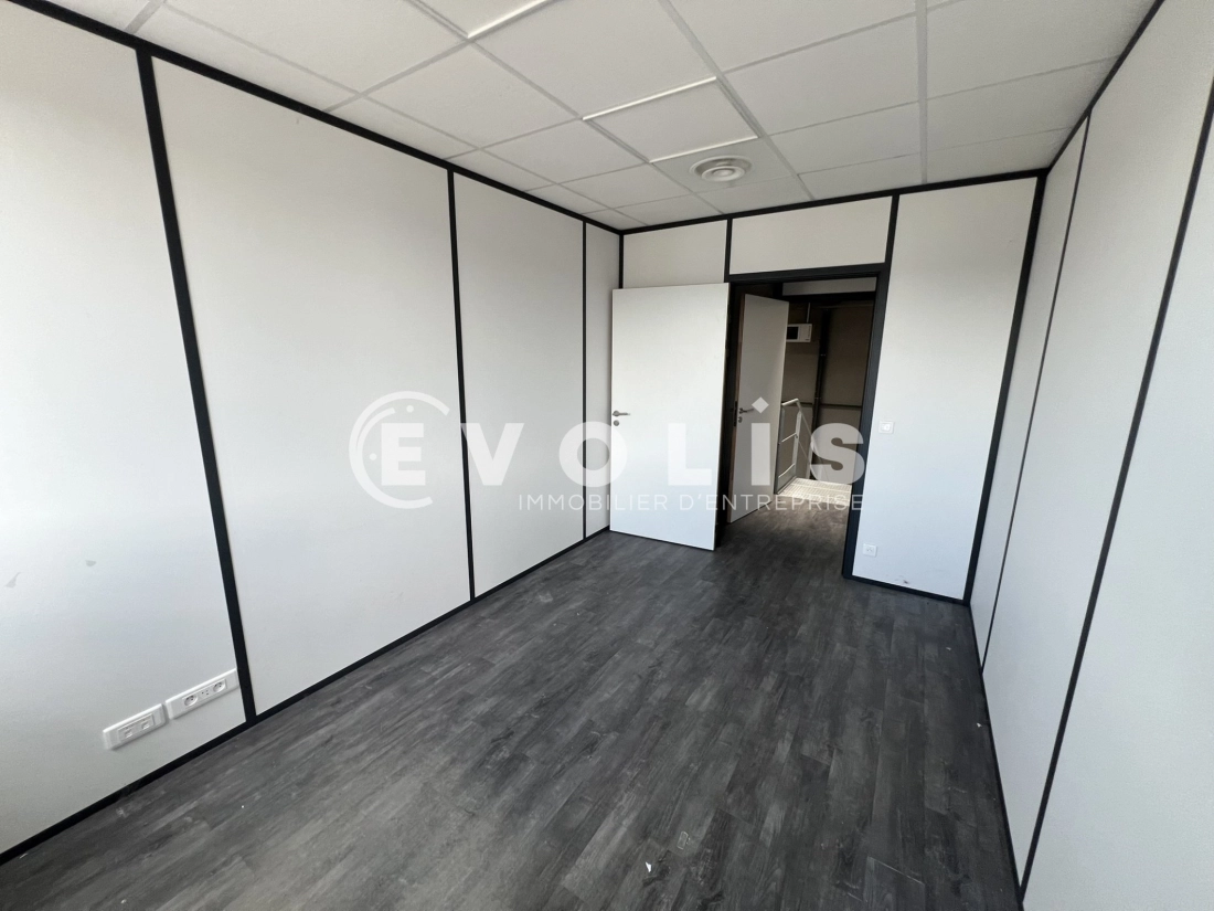 Photo 11 – location Entrepôts / activités	GENAS (69740)