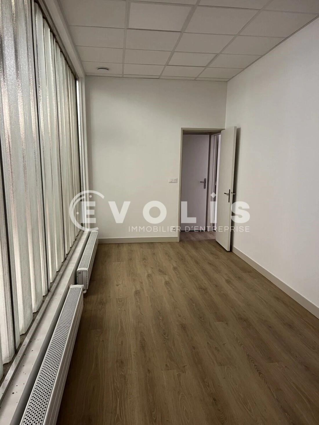 Photo 2 – vente bureaux	PARIS (75015)