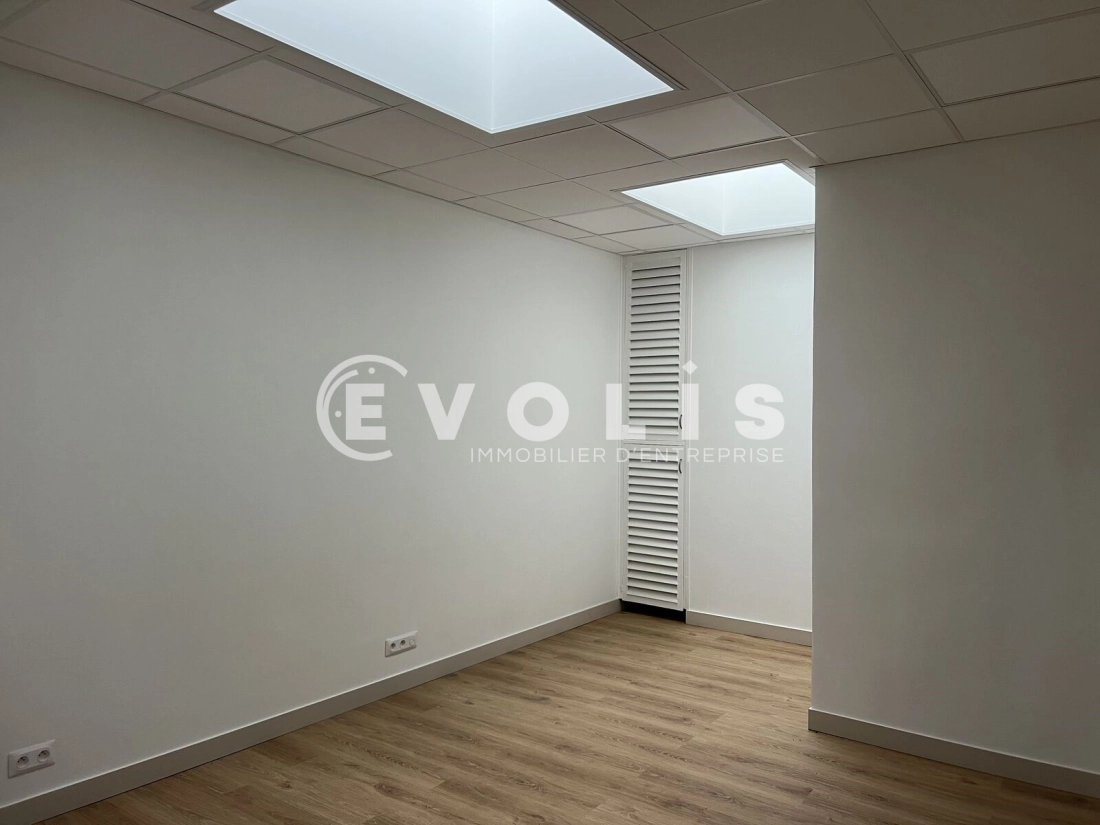 Photo 3 – vente bureaux	PARIS (75015)
