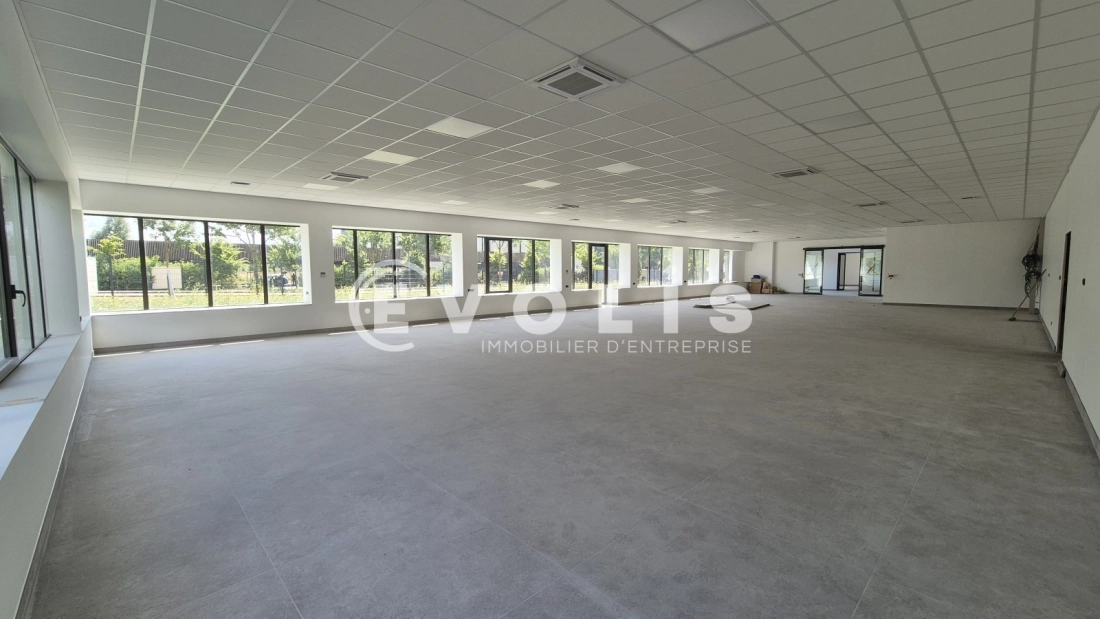 Photo 9 – location Entrepôts / activités	SERRIS (77700)