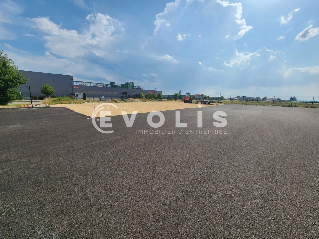 Photo 13 – location Entrepôts / activités	LA COTE SAINT ANDRE (38260)