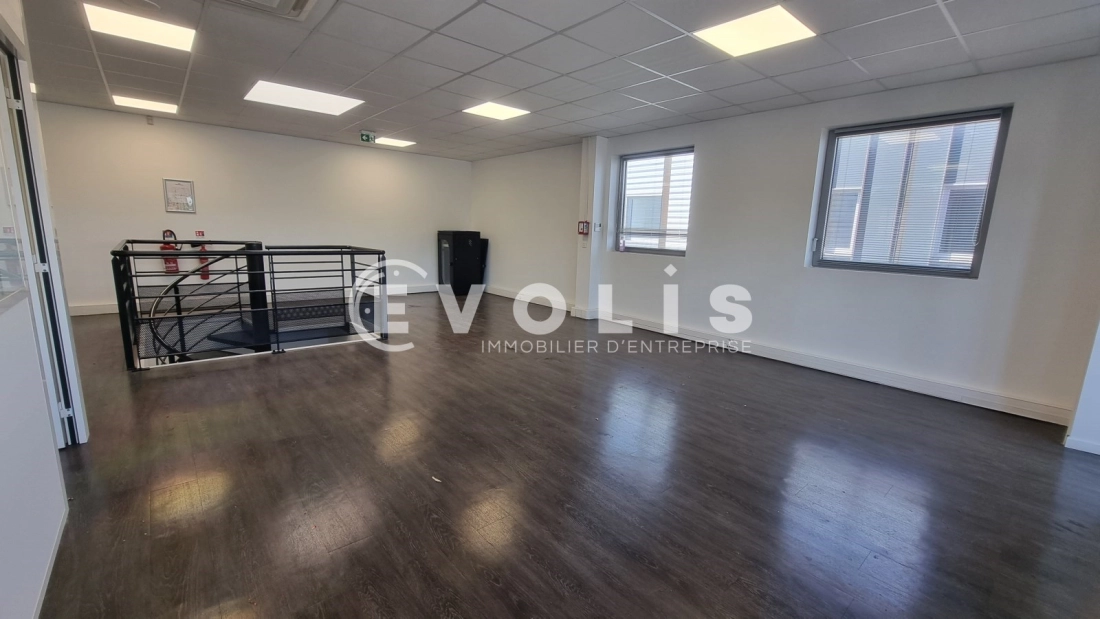 Photo 11 – location Entrepôts / activités	COLLEGIEN (77090)