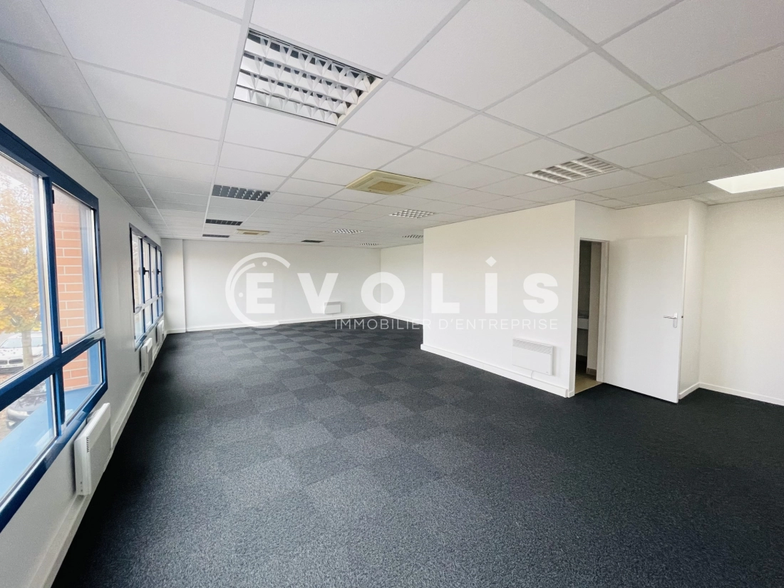 Photo 4 – location Entrepôts / activités	LIEUSAINT (77127)