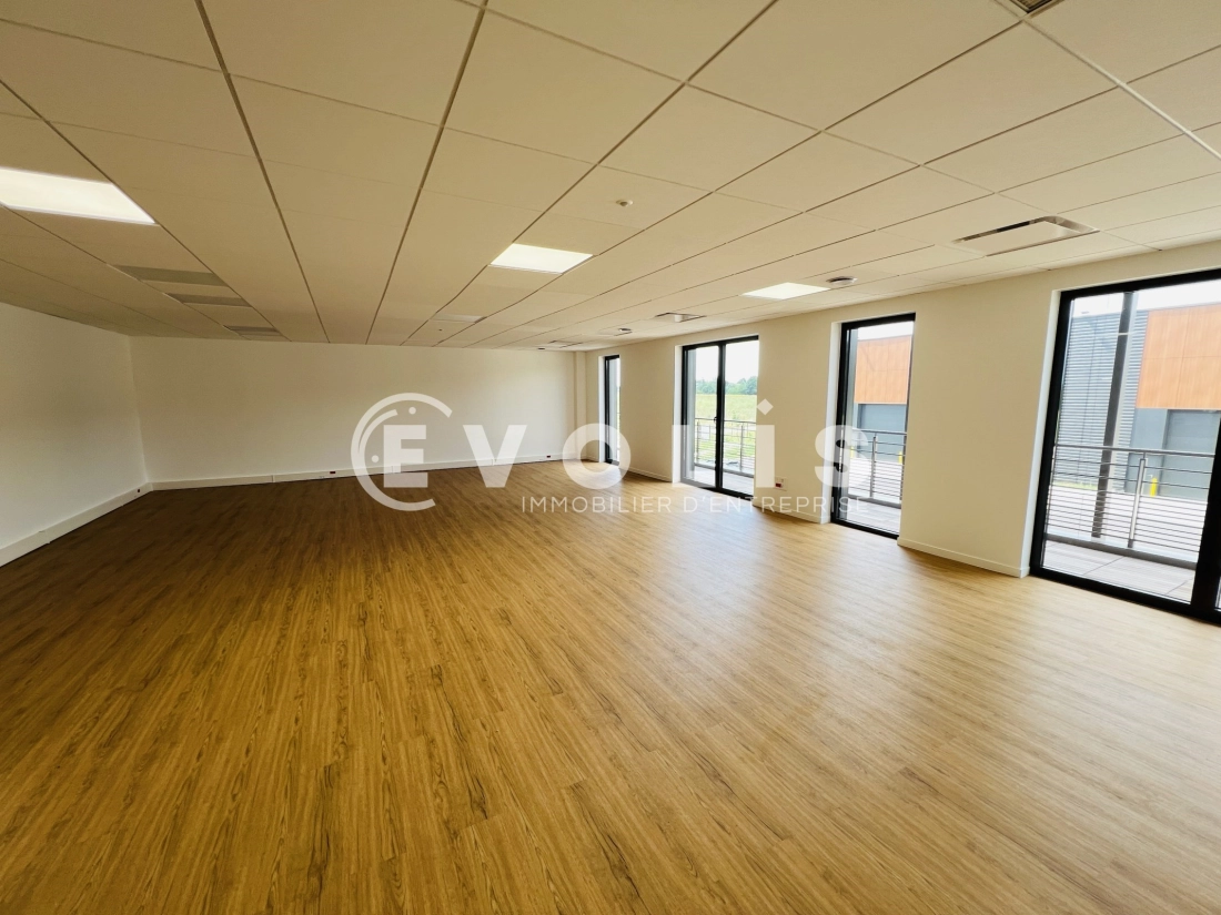 Photo 9 – location Entrepôts / activités	COUPVRAY (77700)