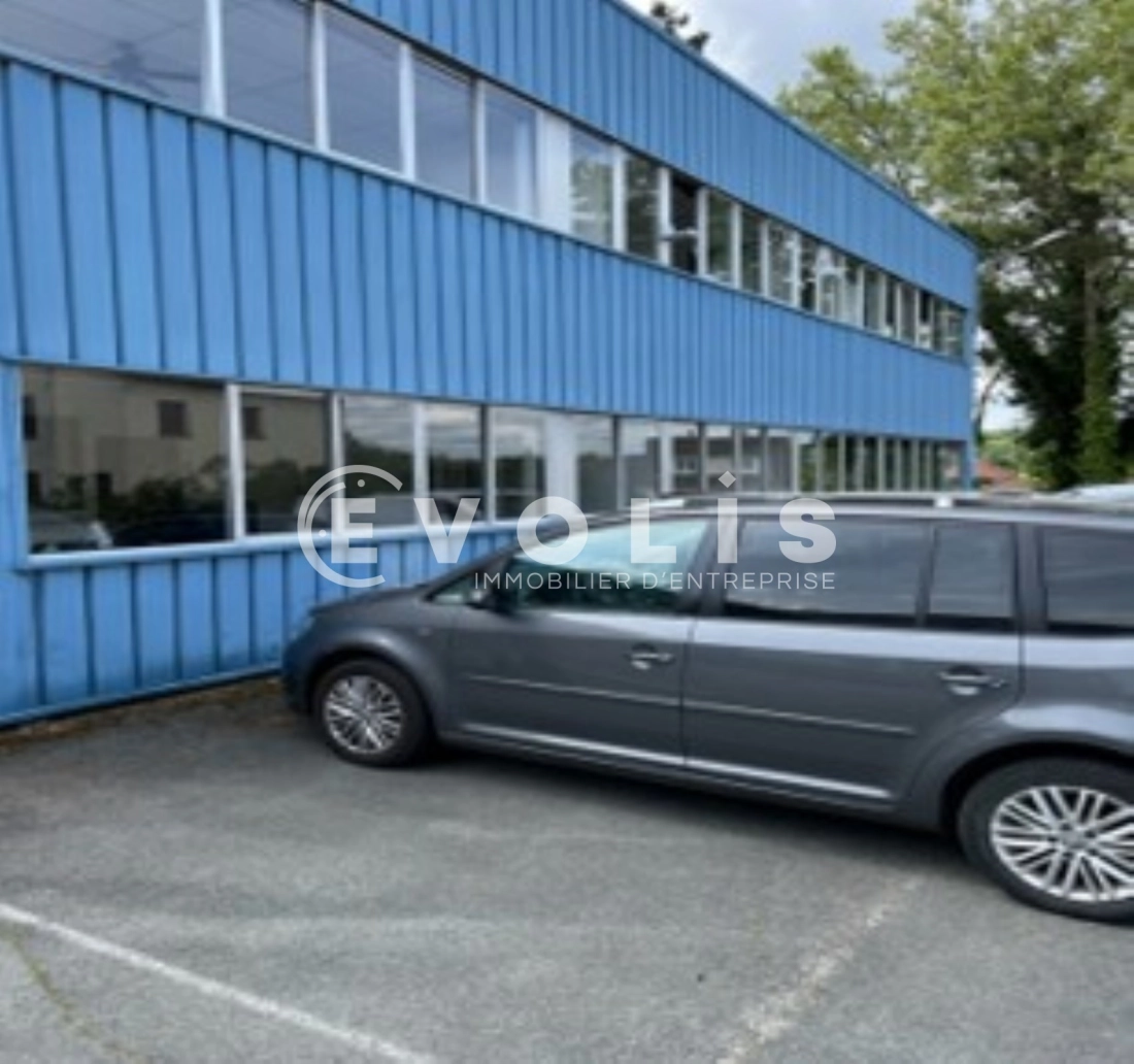 Photo 2 – location Entrepôts / activités	SAINT OUEN L'AUMONE (95310)