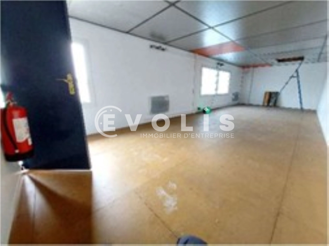 Photo 4 – location Entrepôts / activités	TOUSSIEU (69780)