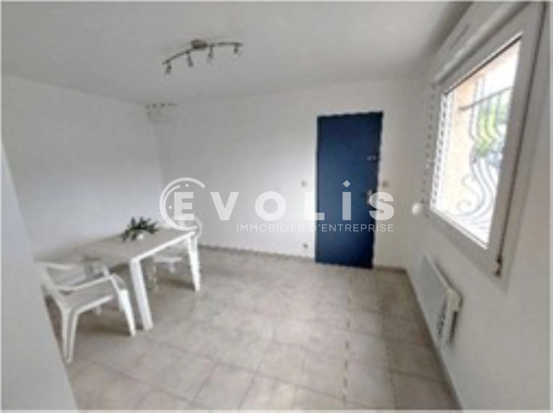 Photo 11 – location Entrepôts / activités	TOUSSIEU (69780)
