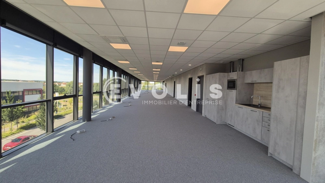 Photo 8 – location bureaux	CHANTELOUP EN BRIE (77600)