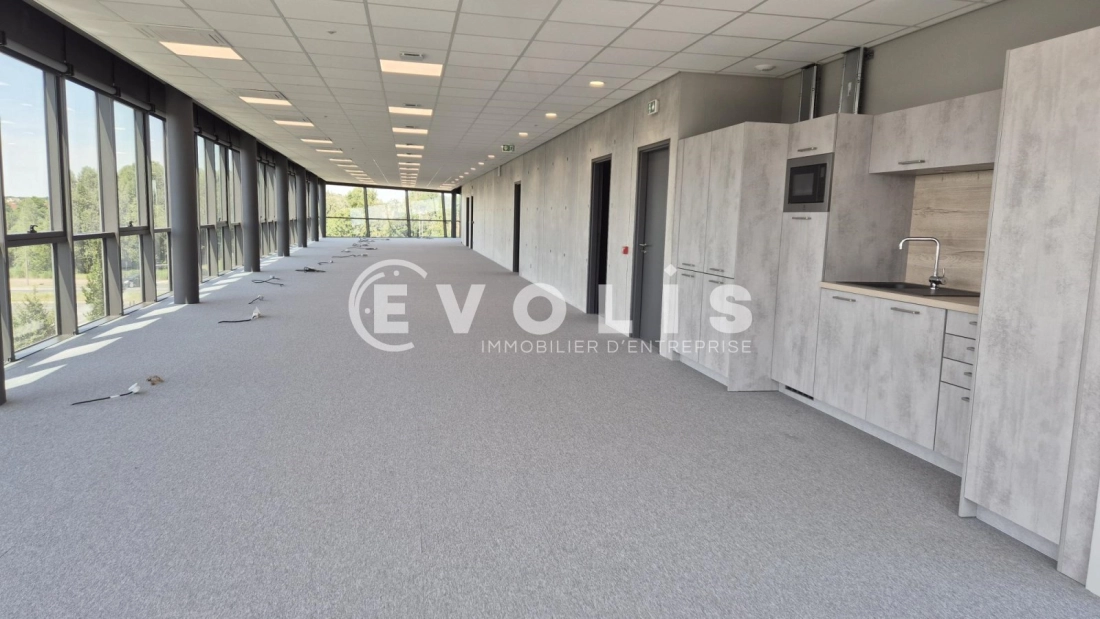 Photo 1 – location bureaux	CHANTELOUP EN BRIE (77600)