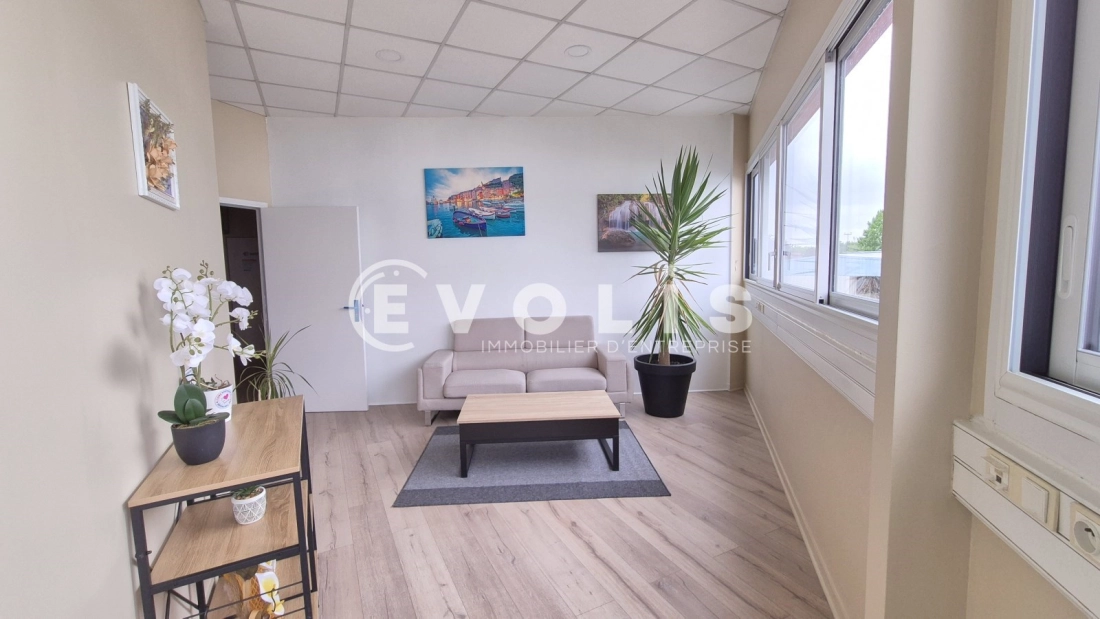 Photo 5 – location bureaux	QUINCY VOISINS (77860)
