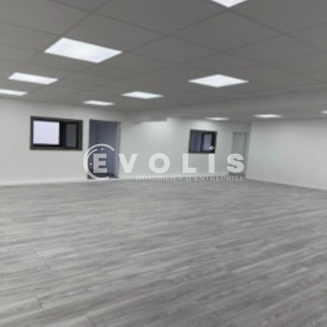 Photo 4 – location Entrepôts / activités	VILLENEUVE LA GARENNE (92390)