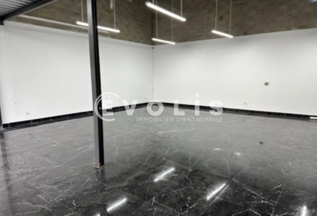 Photo 12 – location Entrepôts / activités	VILLENEUVE LA GARENNE (92390)