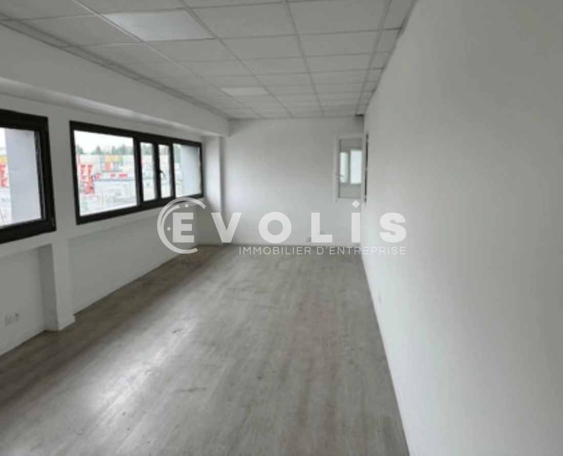 Photo 7 – location Entrepôts / activités	VILLENEUVE LA GARENNE (92390)