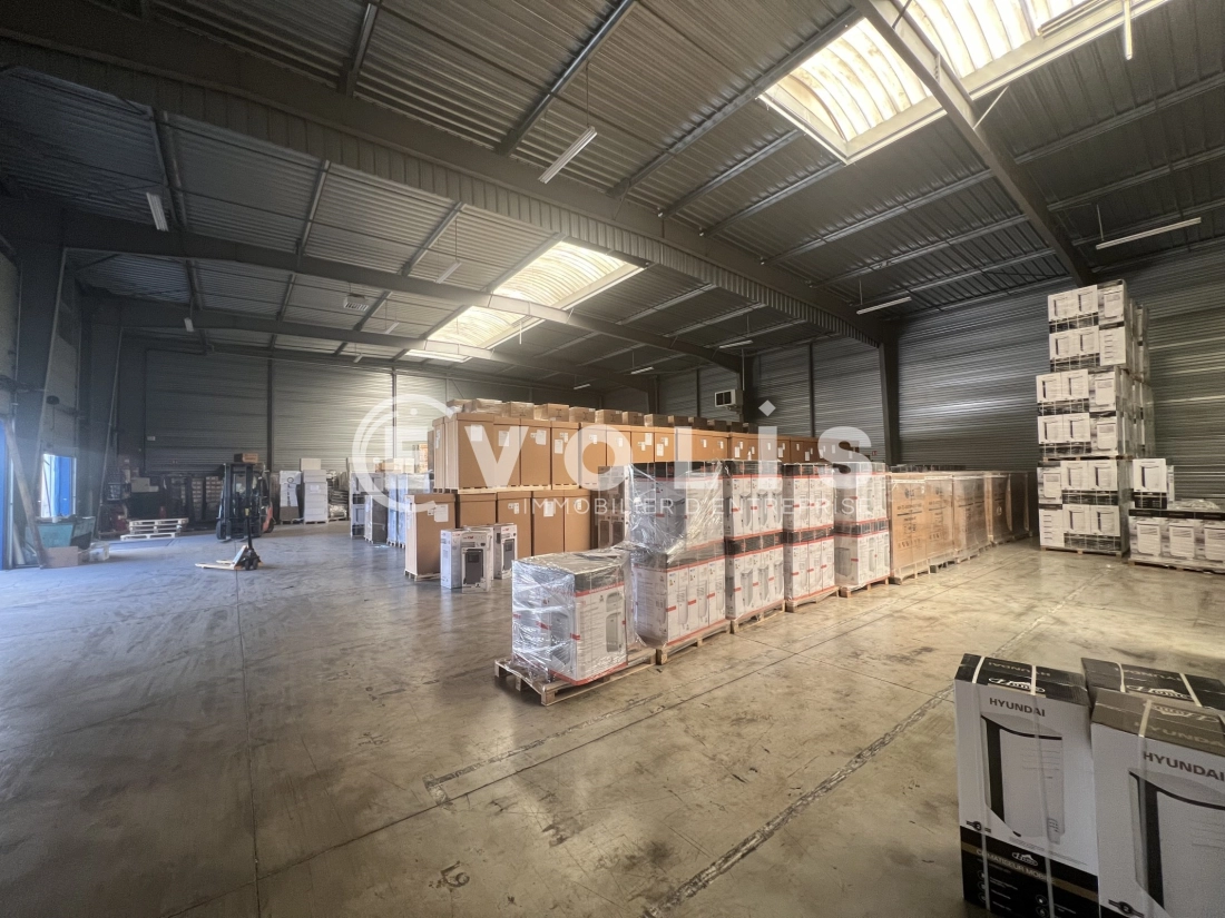 Photo 8 – location Entrepôts / activités	SANTENY (94440)