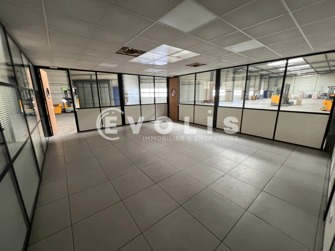 Photo 8 – location Entrepôts / activités	CORBAS (69960)