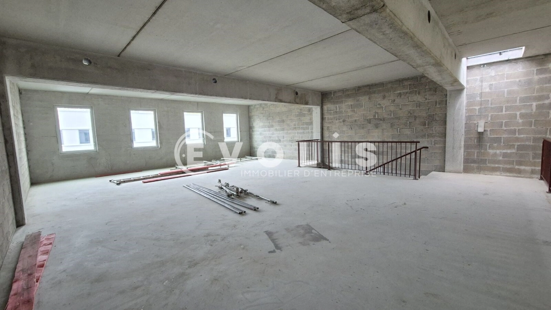 Photo 4 – location Entrepôts / activités	SERRIS (77700)