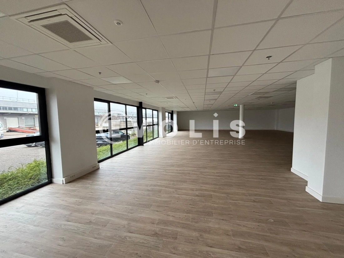 Photo 7 – location Entrepôts / activités	MIONS (69780)