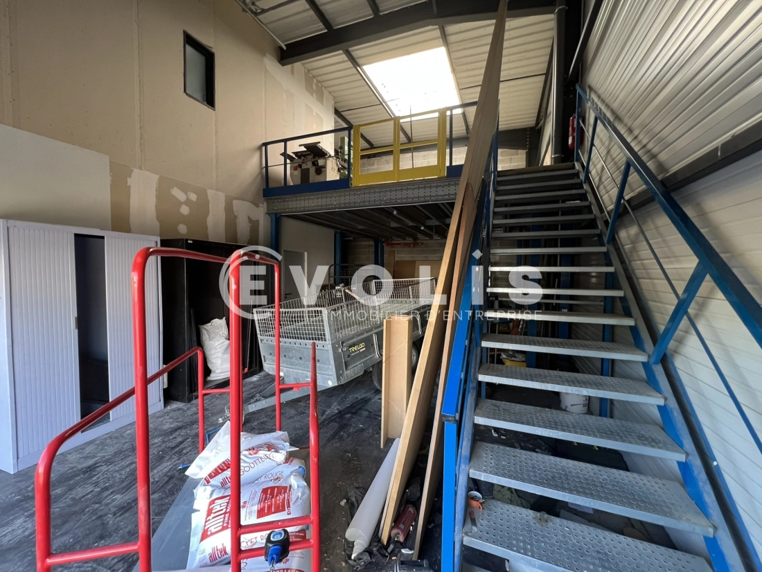 Photo 3 – location Entrepôts / activités	CORBAS (69960)