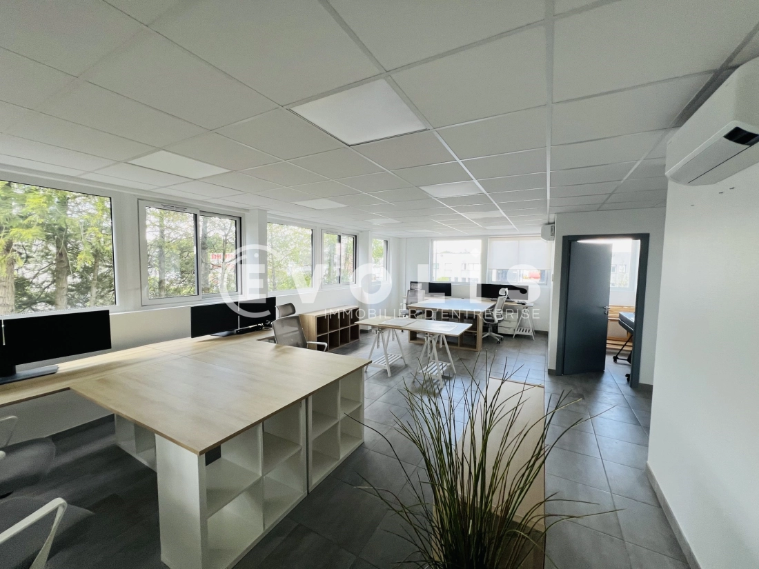 Photo 1 – location bureaux	OZOIR LA FERRIERE (77330)