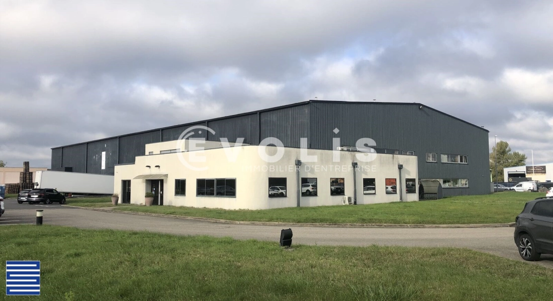 Photo 1 – location Entrepôts / activités	SAINT ANDRE DE CORCY (01390)
