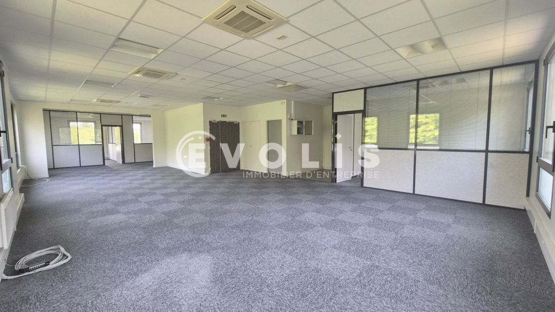 Photo 1 – location bureaux	SERRIS (77700)