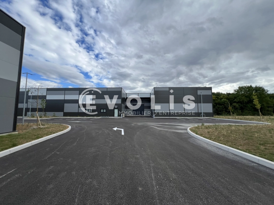 Photo 11 – location Entrepôts / activités	JANNEYRIAS (38280)