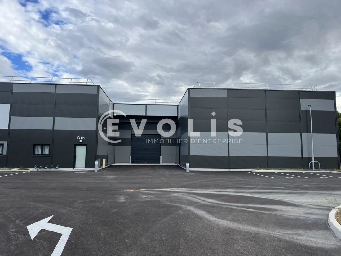 Photo 13 – location Entrepôts / activités	JANNEYRIAS (38280)