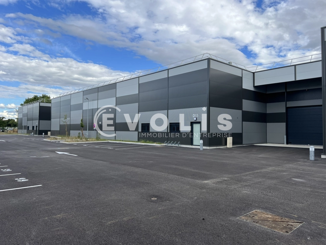 Photo 15 – location Entrepôts / activités	JANNEYRIAS (38280)