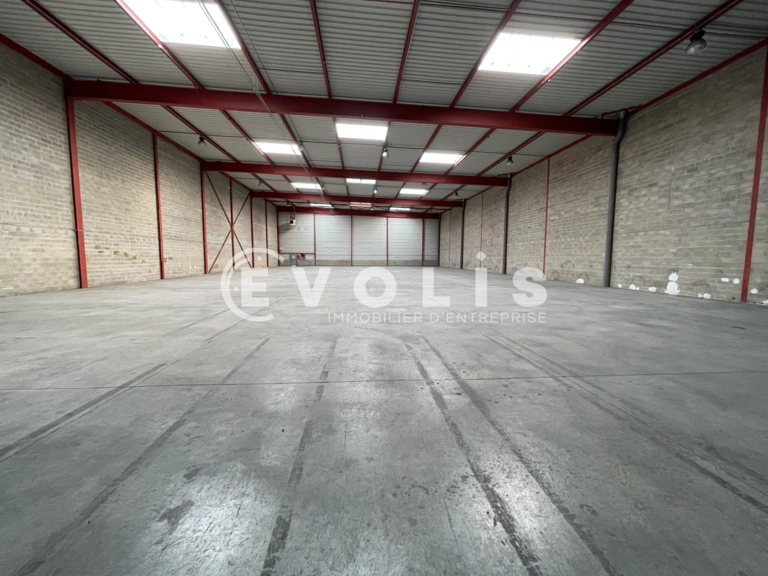Photo 2 – location Entrepôts / activités	COMBS LA VILLE (77380)