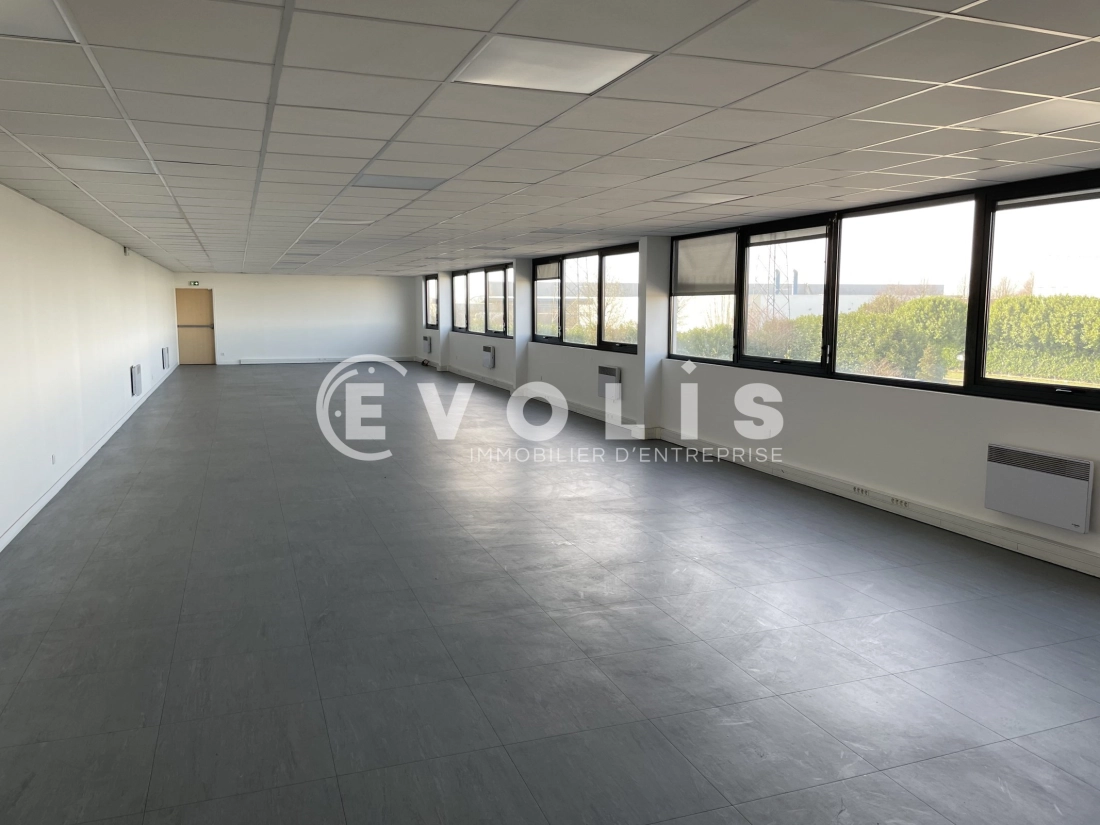 Photo 5 – location Entrepôts / activités	COMBS LA VILLE (77380)