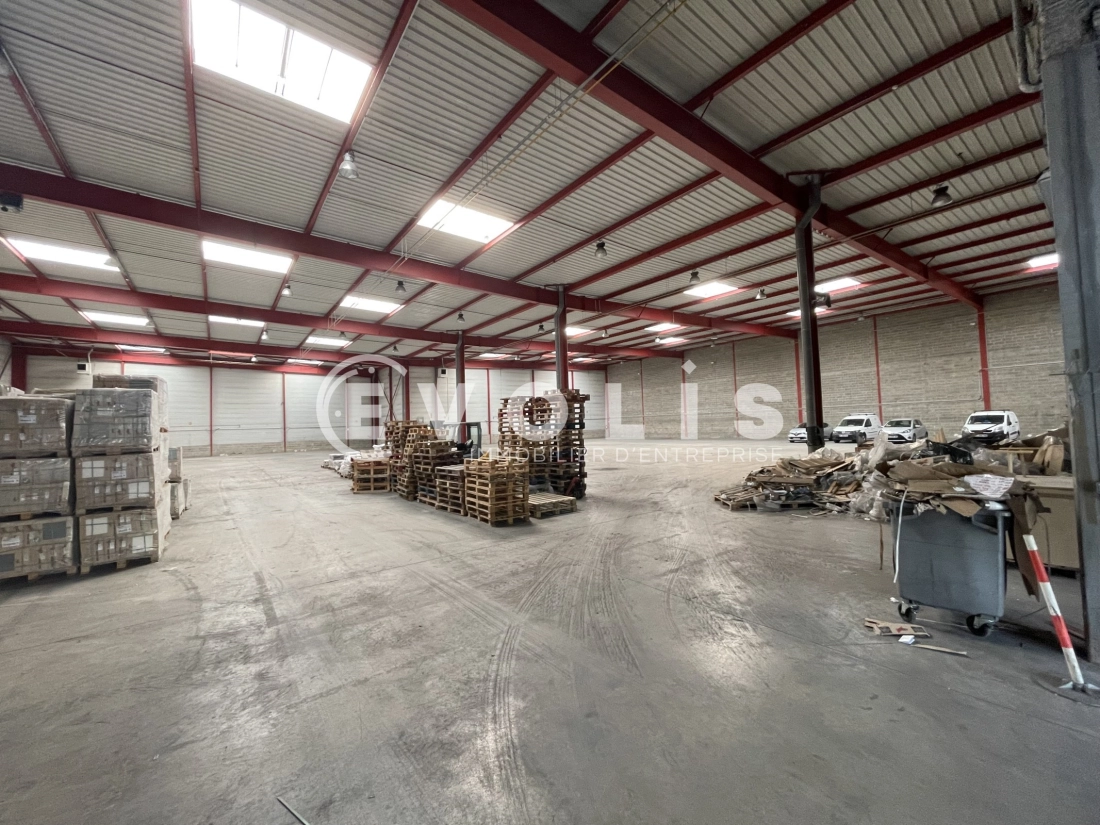 Photo 3 – location Entrepôts / activités	COMBS LA VILLE (77380)