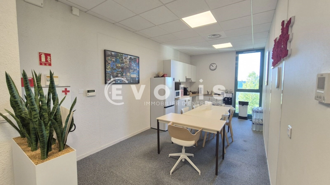 Photo 2 – location bureaux	SERRIS (77700)