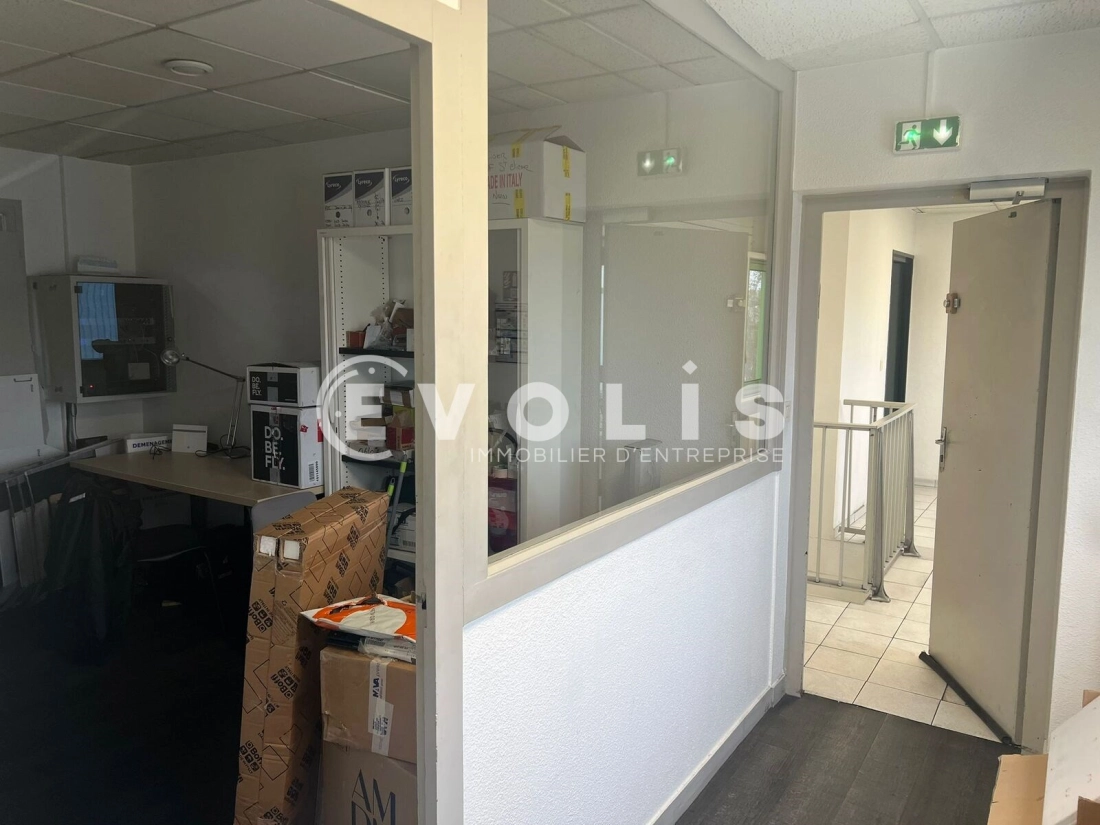 Photo 5 – location Entrepôts / activités	GENAS (69740)