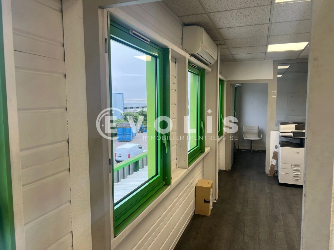 Photo 7 – location Entrepôts / activités	GENAS (69740)