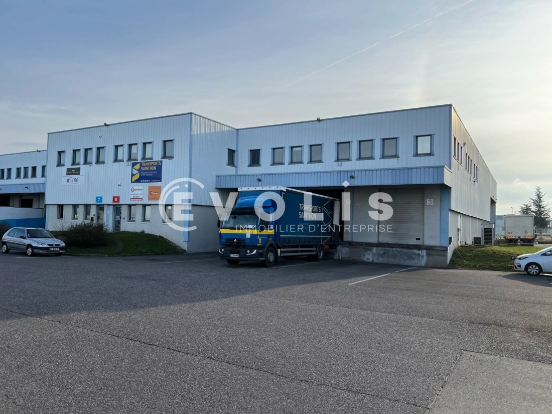 Photo 1 – location Entrepôts / activités	GENAS (69740)