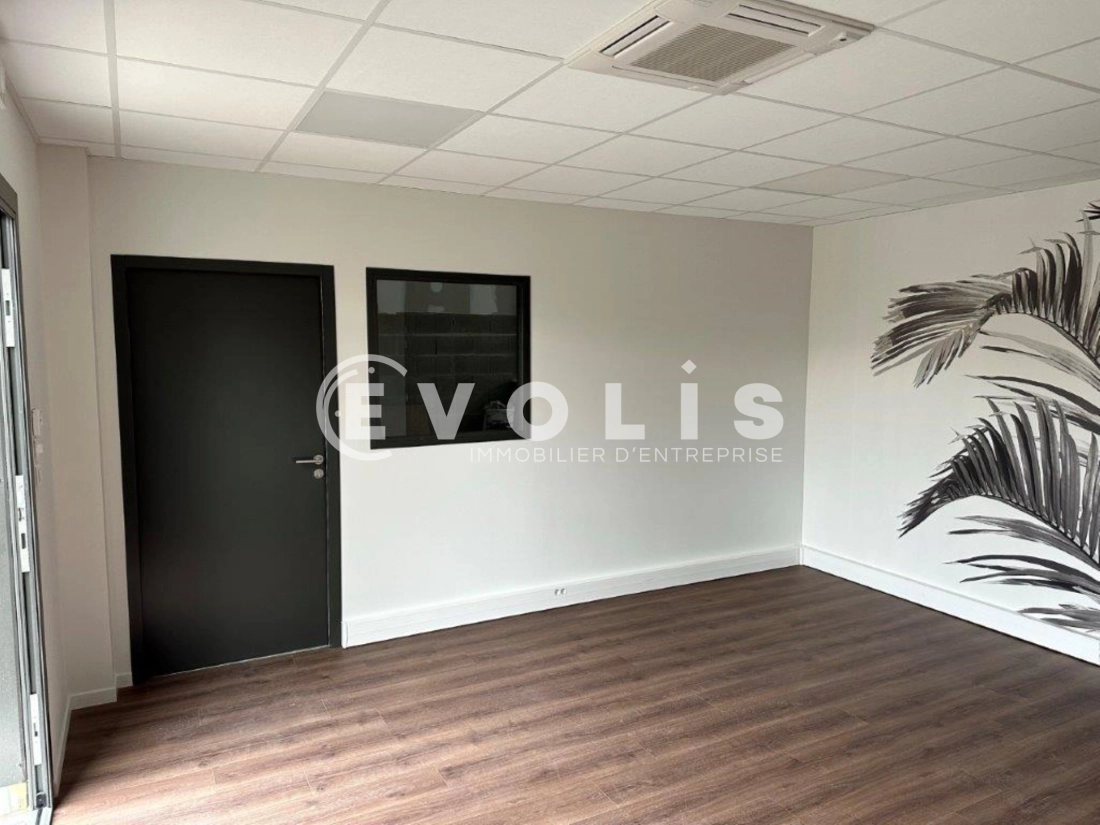 Photo 15 – vente Entrepôts / activités	BOURGOIN JALLIEU (38300)