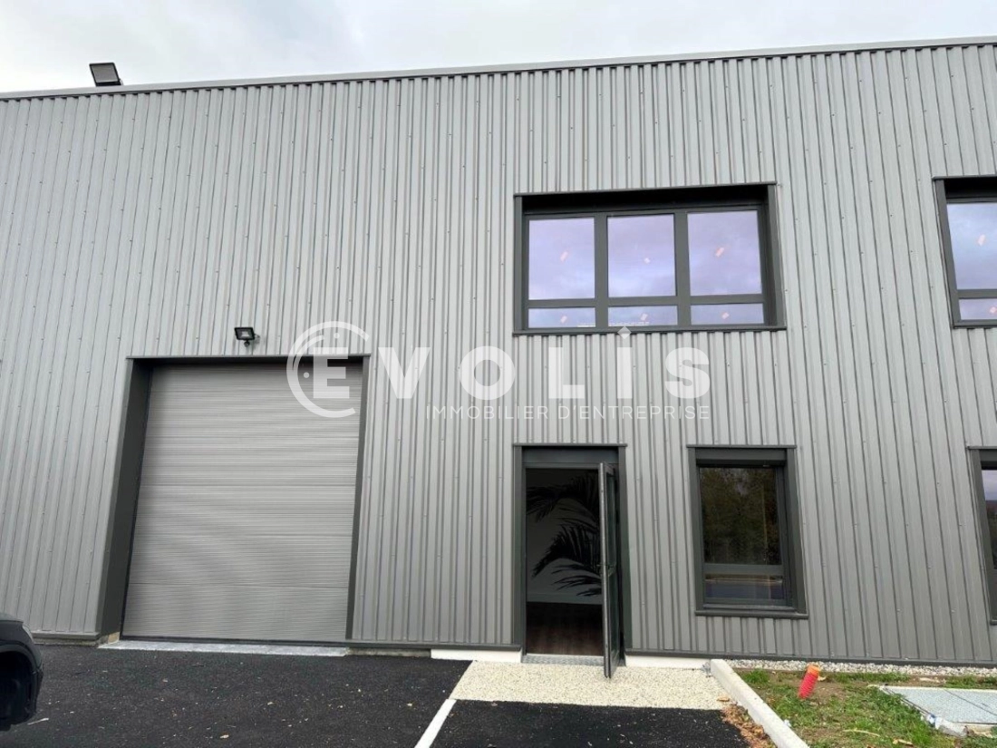 Photo 1 – vente Entrepôts / activités	BOURGOIN JALLIEU (38300)