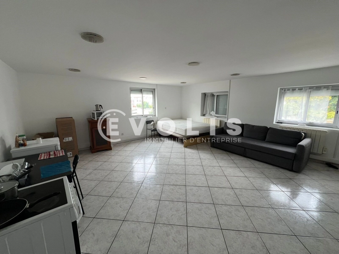 Photo 10 – location Entrepôts / activités	MEYZIEU (69330)