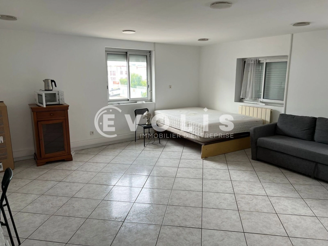 Photo 11 – location Entrepôts / activités	MEYZIEU (69330)