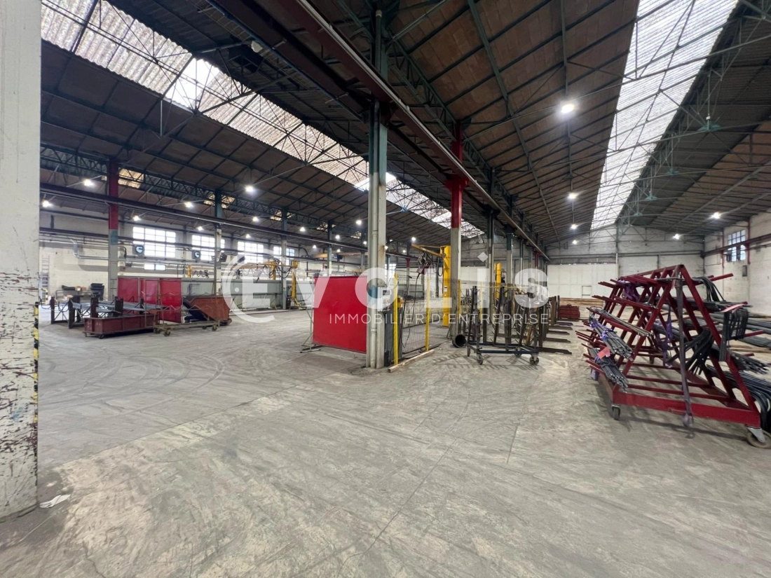 Photo 1 – vente Entrepôts / activités	BOURGOIN JALLIEU (38300)