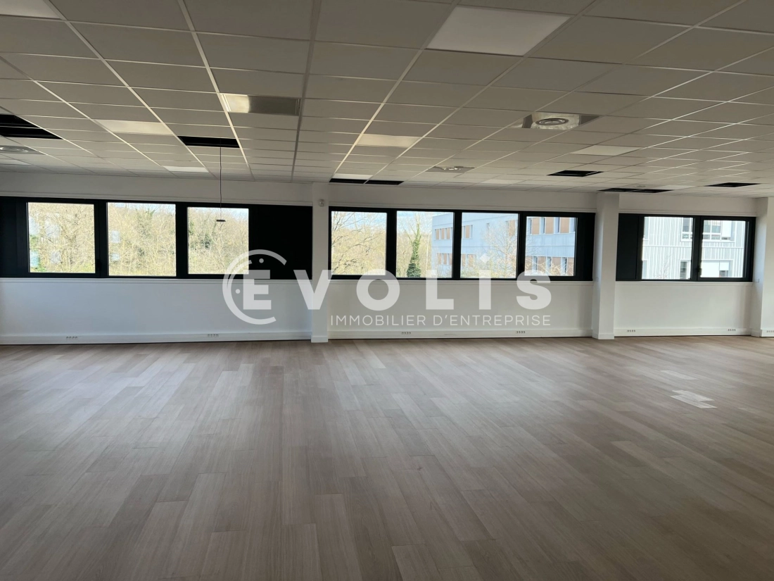 Photo 12 – location Entrepôts / activités	DARDILLY (69570)