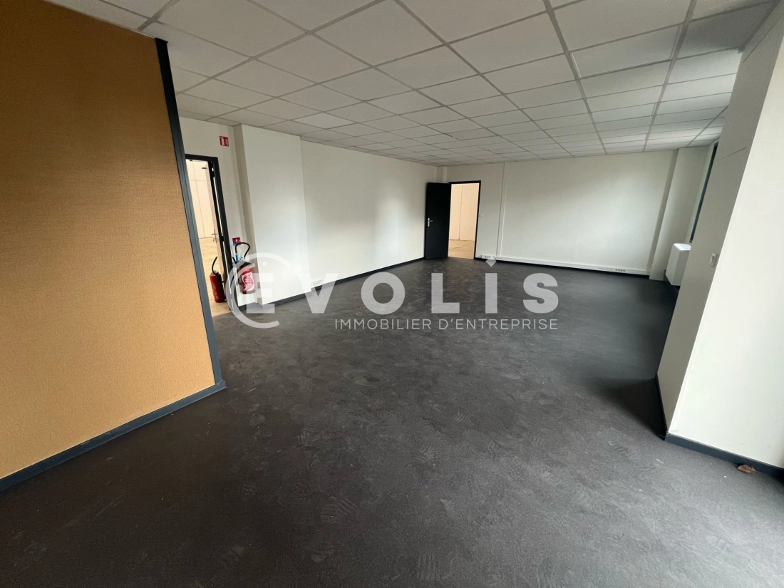 Photo 3 – location Entrepôts / activités	DARDILLY (69570)