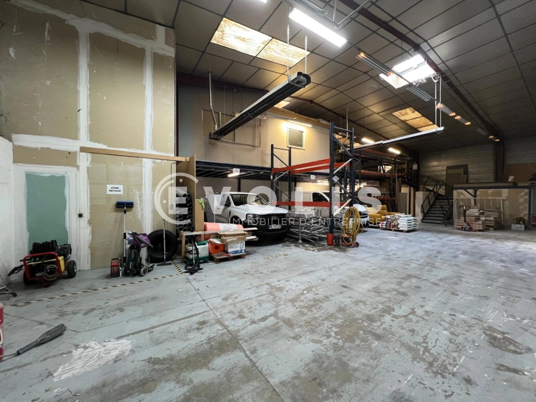 Photo 3 – vente Entrepôts / activités	CHASSIEU (69680)