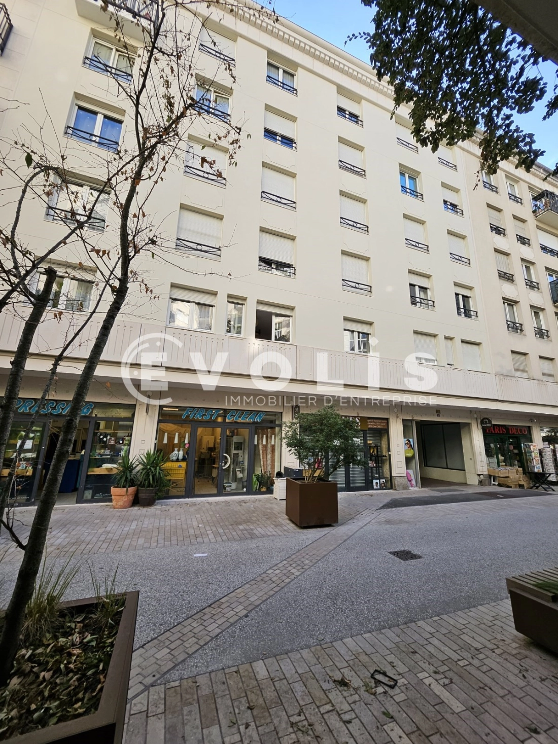 Photo 1 – location bureaux	MONTROUGE (92120)