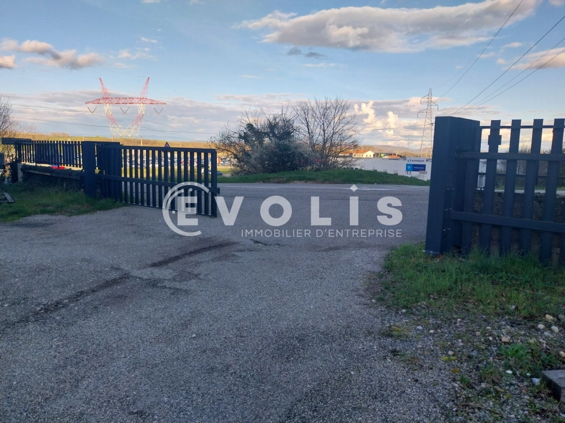Photo 12 – location Entrepôts / activités	GRENAY (38540)