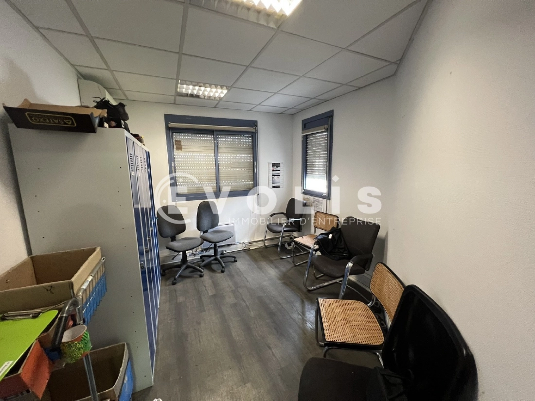 Photo 15 – location Entrepôts / activités	CHASSIEU (69680)