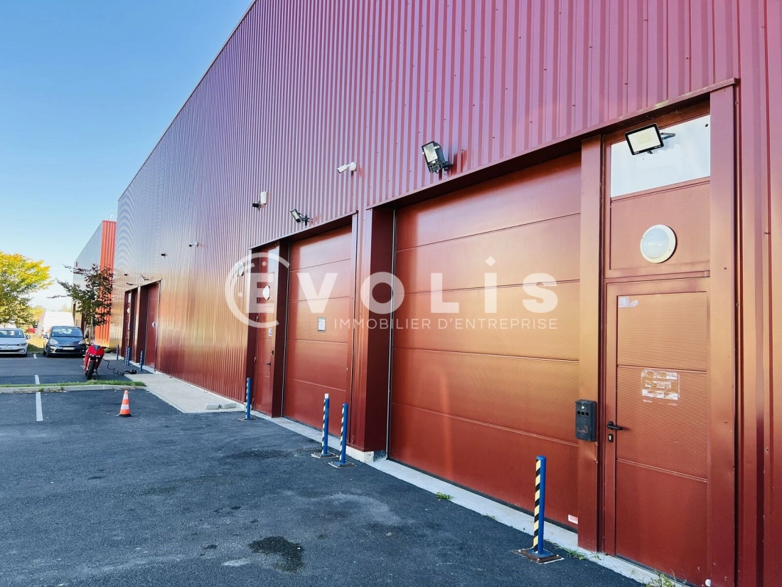 Photo 8 – location Entrepôts / activités	SAINT PIERRE DU PERRAY (91280)