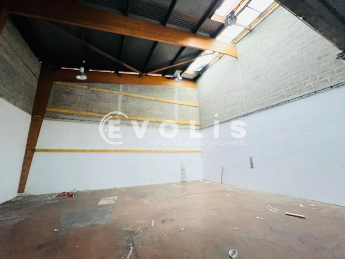 Photo 2 – vente Entrepôts / activités	PONTAULT COMBAULT (77340)