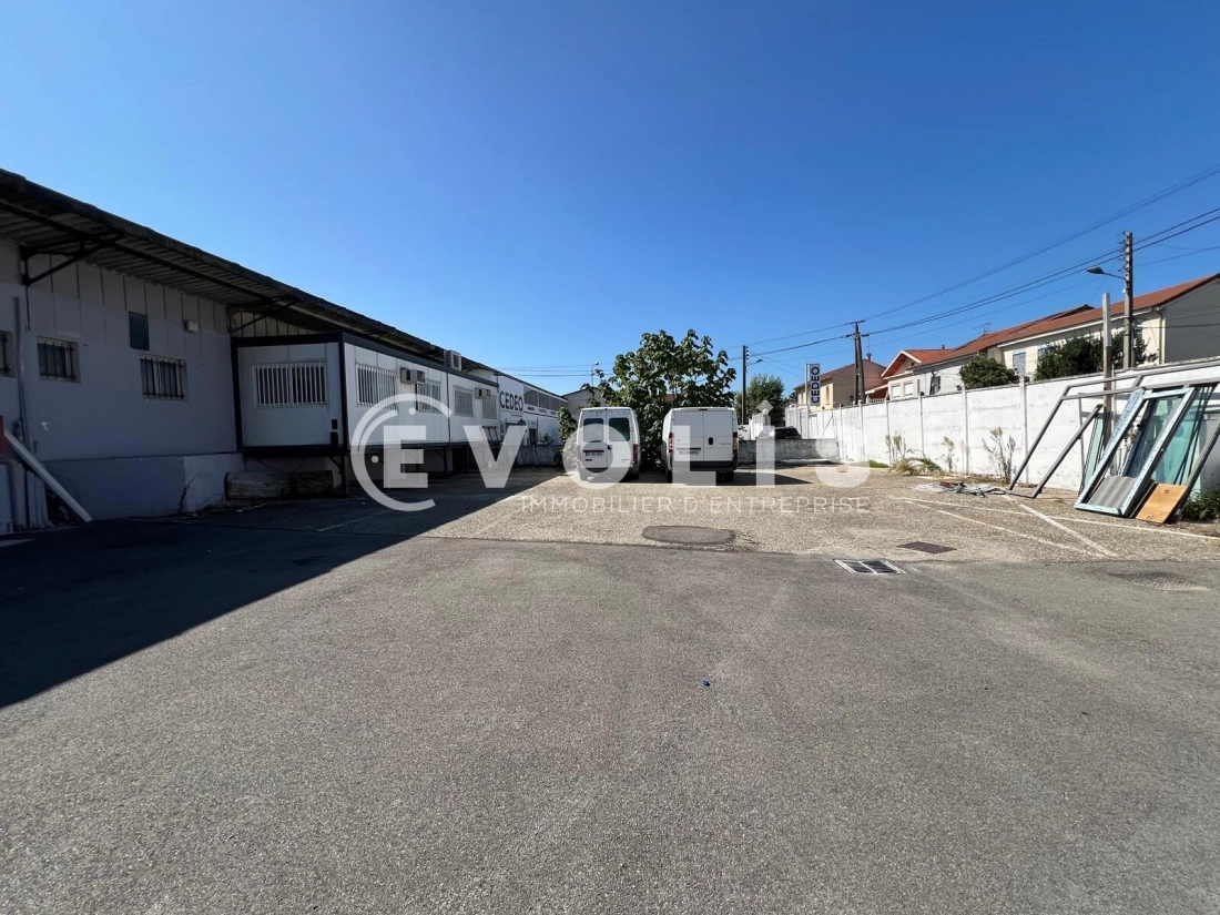 Photo 2 – location Entrepôts / activités	VILLEURBANNE (69100)