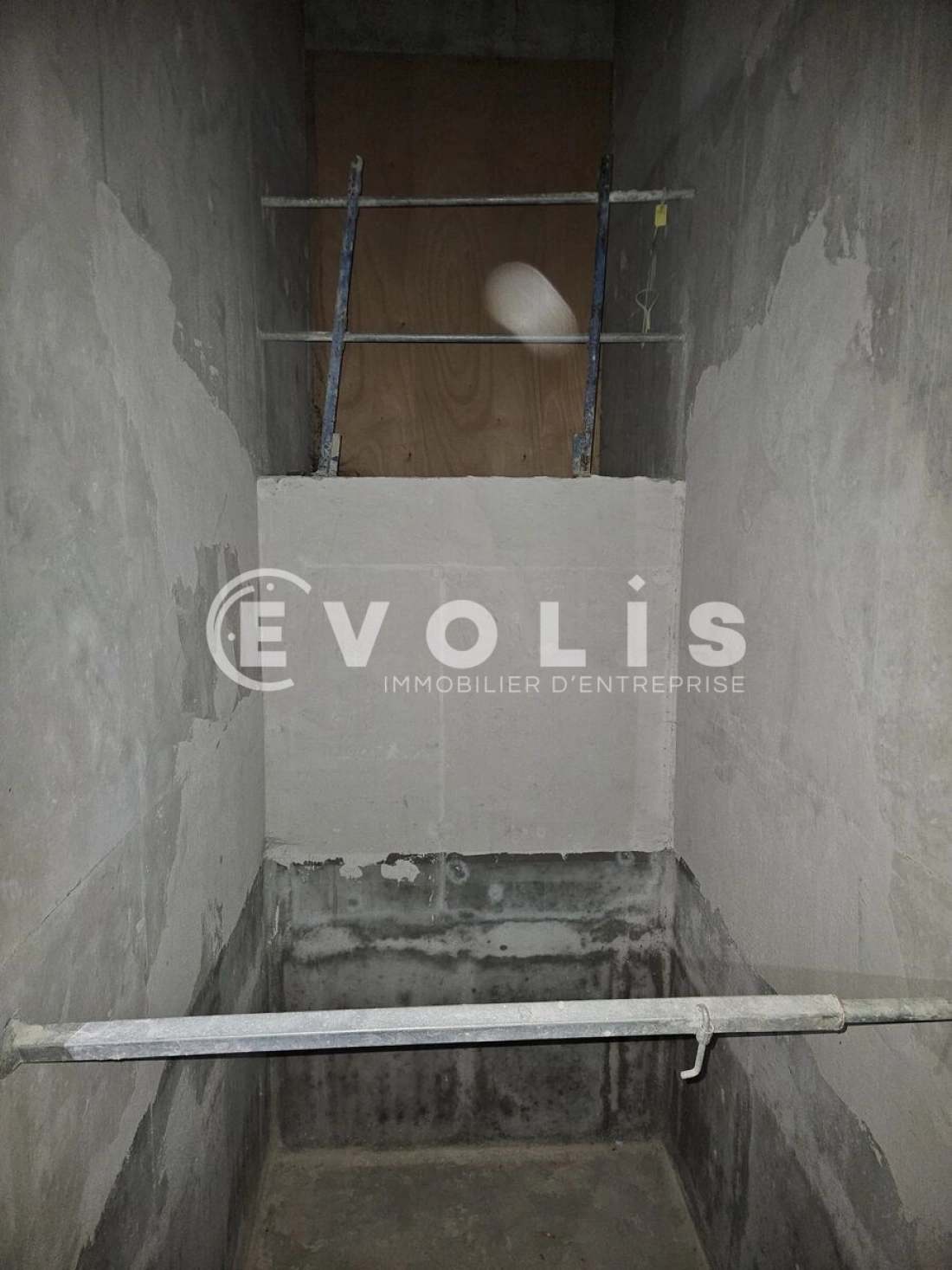 Photo 6 – location Entrepôts / activités	VANVES (92170)